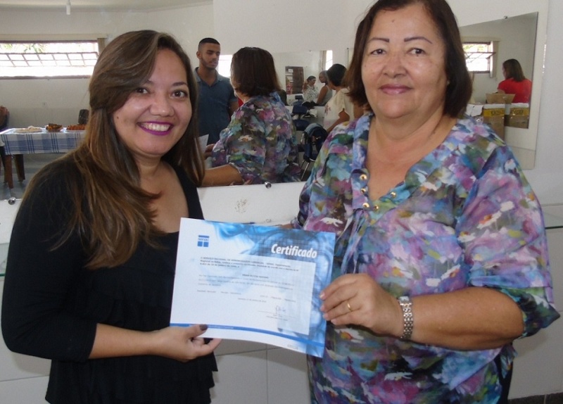 ENTREGA DE CERTIFICADOS DO CURSO DE ASSISTENTE DE CABELEIREIRO